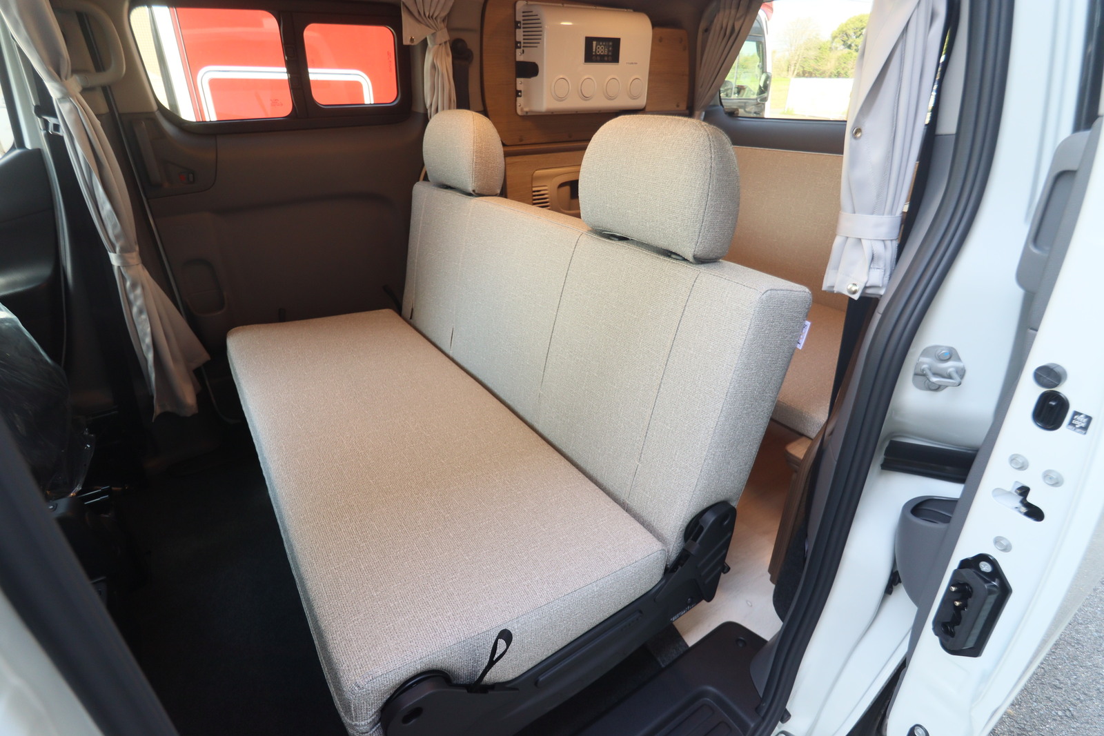 キャンピングカー バンコン NV200 FOCS Luz ﾙｿ 新車 12Vｸｰﾗｰ