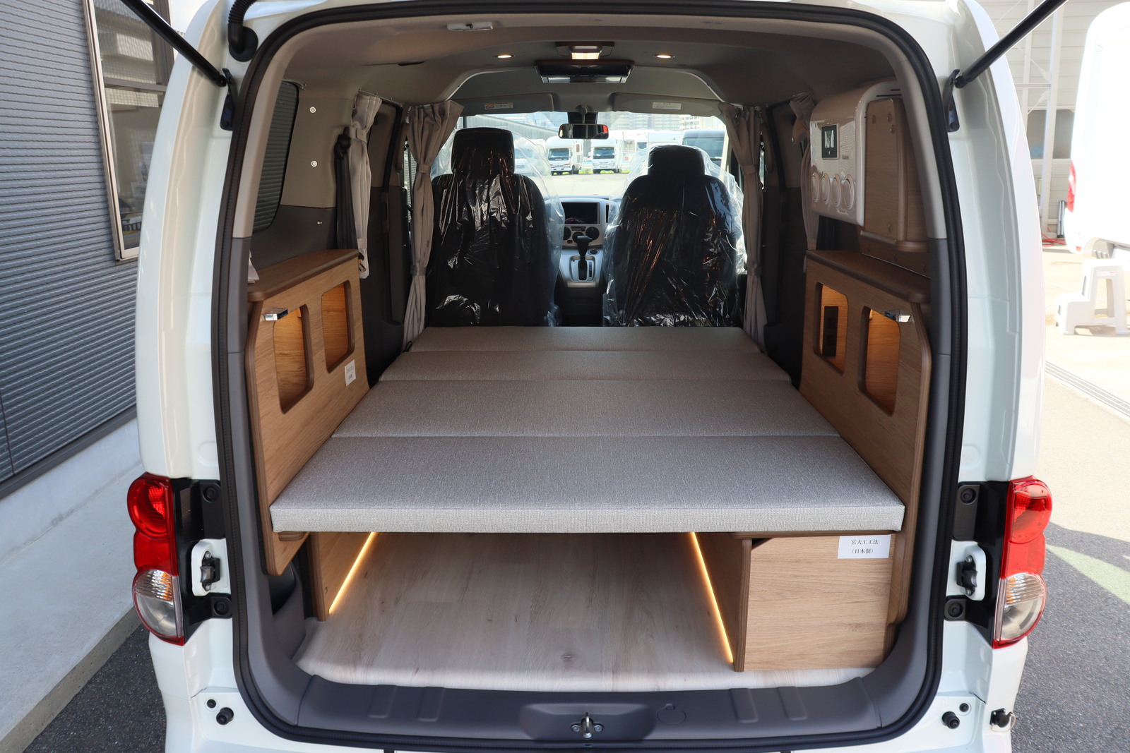 キャンピングカー バンコン NV200 FOCS Luz ﾙｿ 新車 12Vｸｰﾗｰ