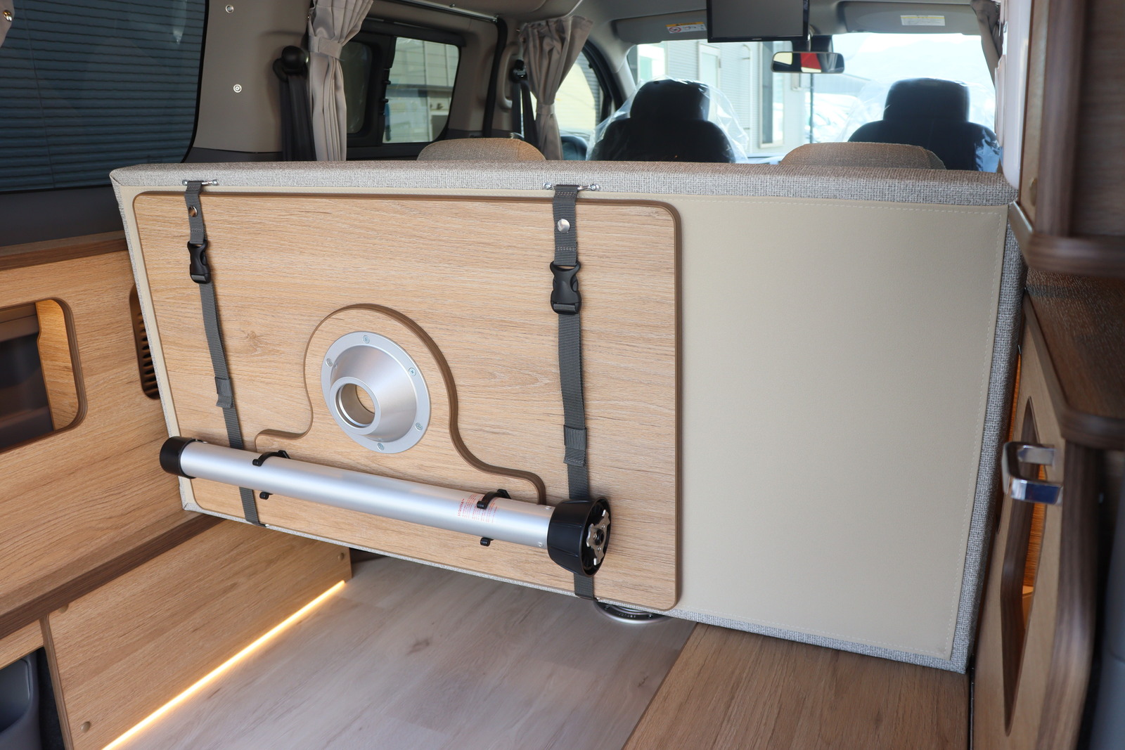 キャンピングカー バンコン NV200 FOCS Luz ﾙｿ 新車 12Vｸｰﾗｰ
