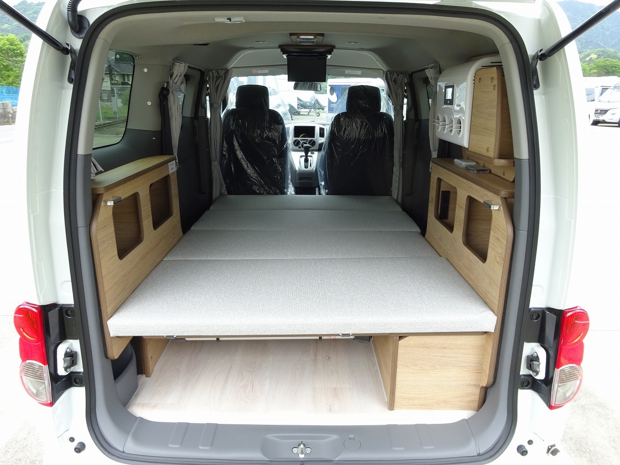 キャンピングカー バンコン NV200ﾊﾞﾈｯﾄ FOCS ﾙｿ DCｸｰﾗｰ 新車即納