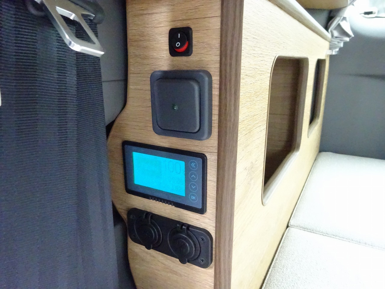 キャンピングカー バンコン NV200ﾊﾞﾈｯﾄ FOCS ﾙｿ DCｸｰﾗｰ 新車即納
