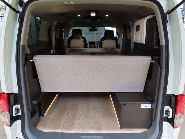 キャンピングカー バンコン NV200ﾊﾞﾈｯﾄFOCS ﾙｿ 新車即納 12Vｸｰﾗｰ