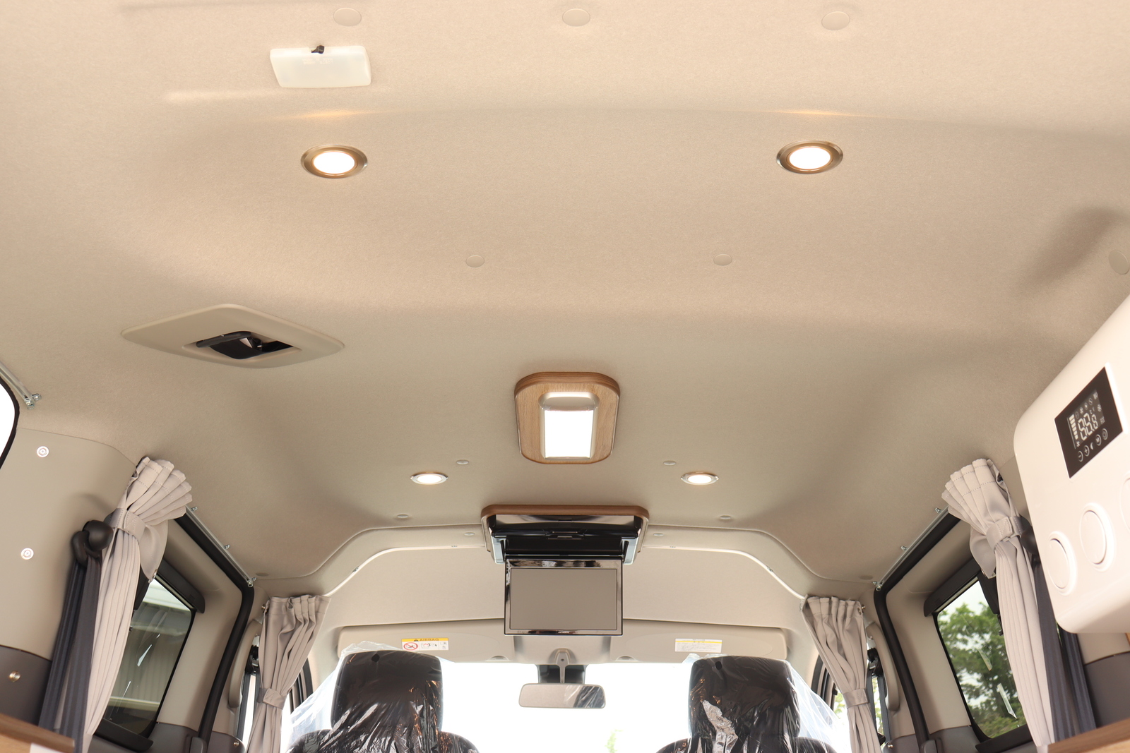 キャンピングカー バンコン NV200ﾊﾞﾈｯﾄ FOCS ﾙｿ新車即納 12Vｴｱｺﾝ