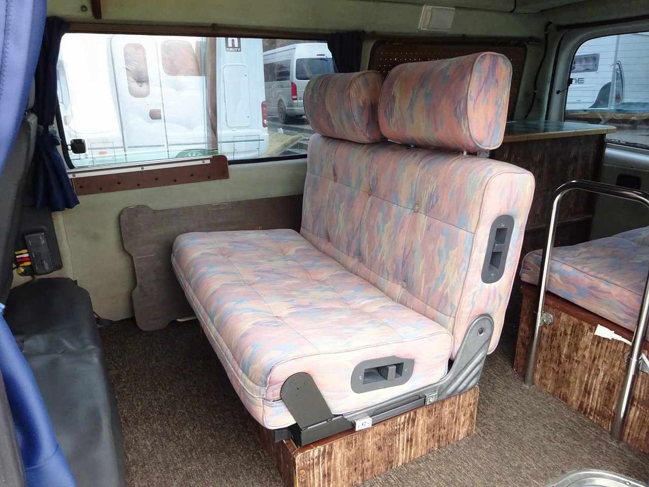 キャンピングカー バンコン ﾊﾞﾈｯﾄ ﾛｰﾀｽRV ｲｰﾗｲﾄ　FF　ｲﾝﾊﾞｰﾀ　冷蔵
