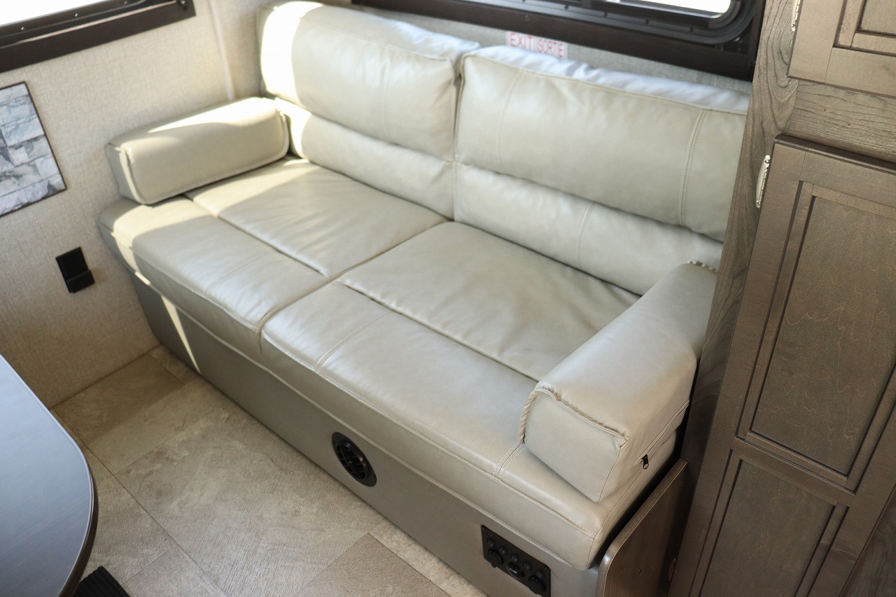 キャンピングカー トレーラー ｼﾞｪｲｺ 210QBW　二軸　要けん引免許