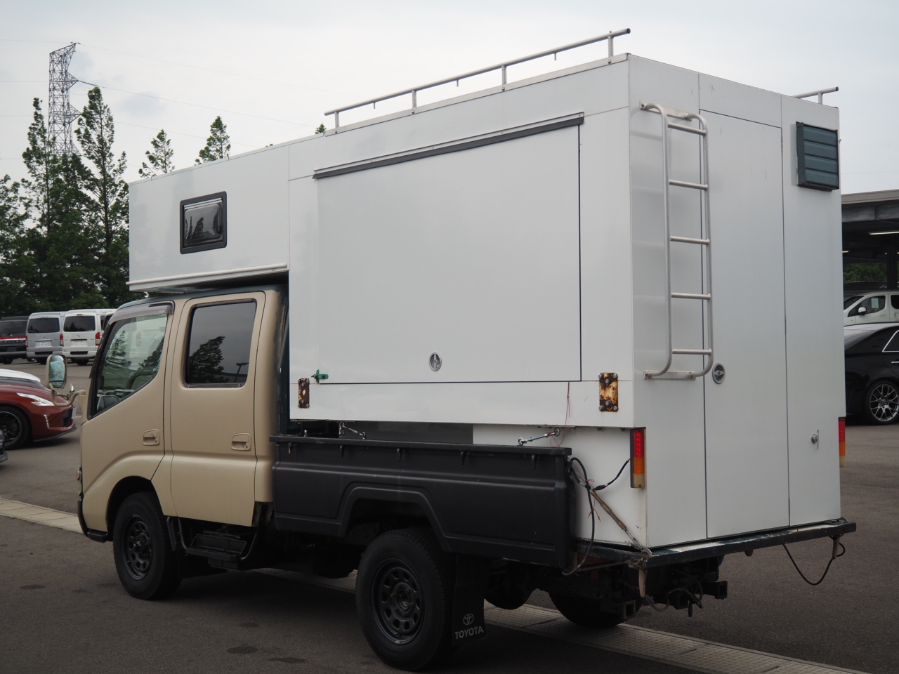 キャンピングカー トラキャン ﾄﾖｴｰｽ 山春製ｷｬﾝﾊﾟｰｼｪﾙ 4WDDT