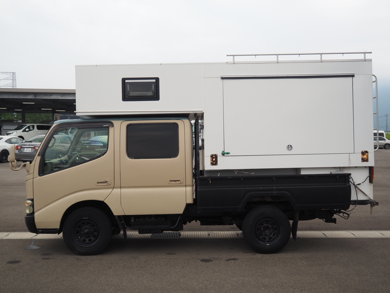 キャンピングカー トラキャン ﾄﾖｴｰｽ 山春製ｷｬﾝﾊﾟｰｼｪﾙ 4WDDT