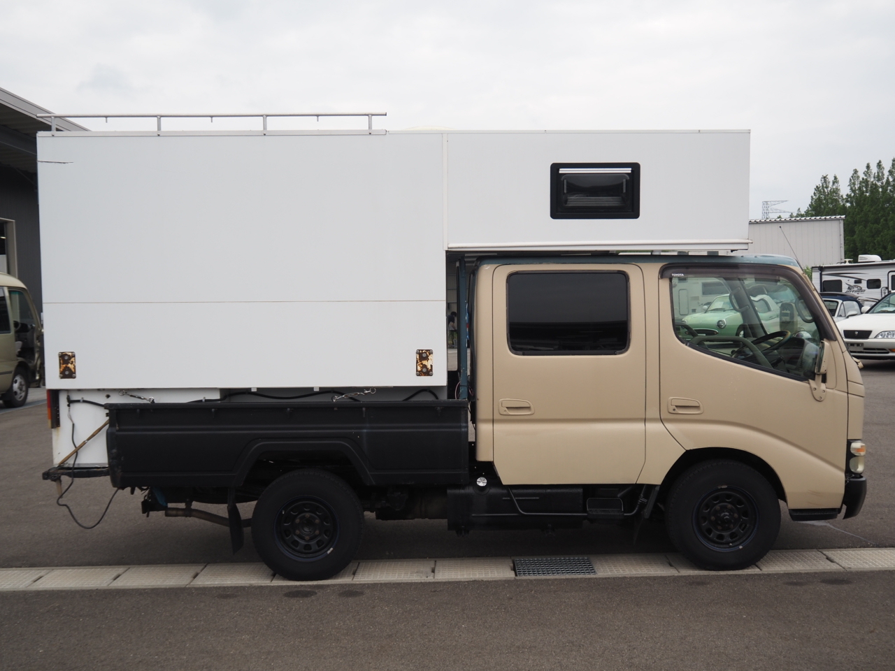 キャンピングカー トラキャン ﾄﾖｴｰｽ 山春製ｷｬﾝﾊﾟｰｼｪﾙ 4WDDT