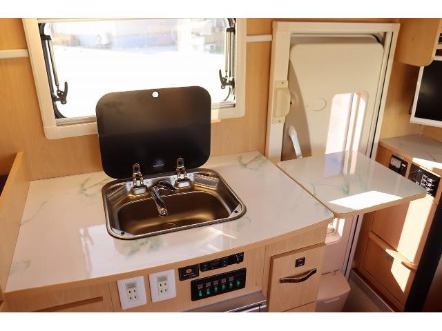 キャンピングカー キャブコン ｶﾑﾛｰﾄﾞ ﾅｯﾂRV ｸﾚｿﾝﾎﾞﾔｰｼﾞｭ FFﾋｰﾀ