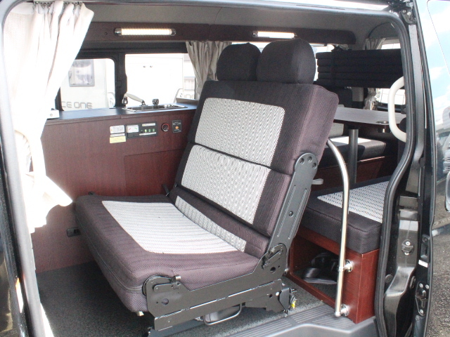 キャンピングカー バンコン ﾅｯﾂRV ﾄﾗｲｱﾙﾀｲﾌﾟB FFﾋｰﾀｰ2段ﾍﾞｯﾄﾞ