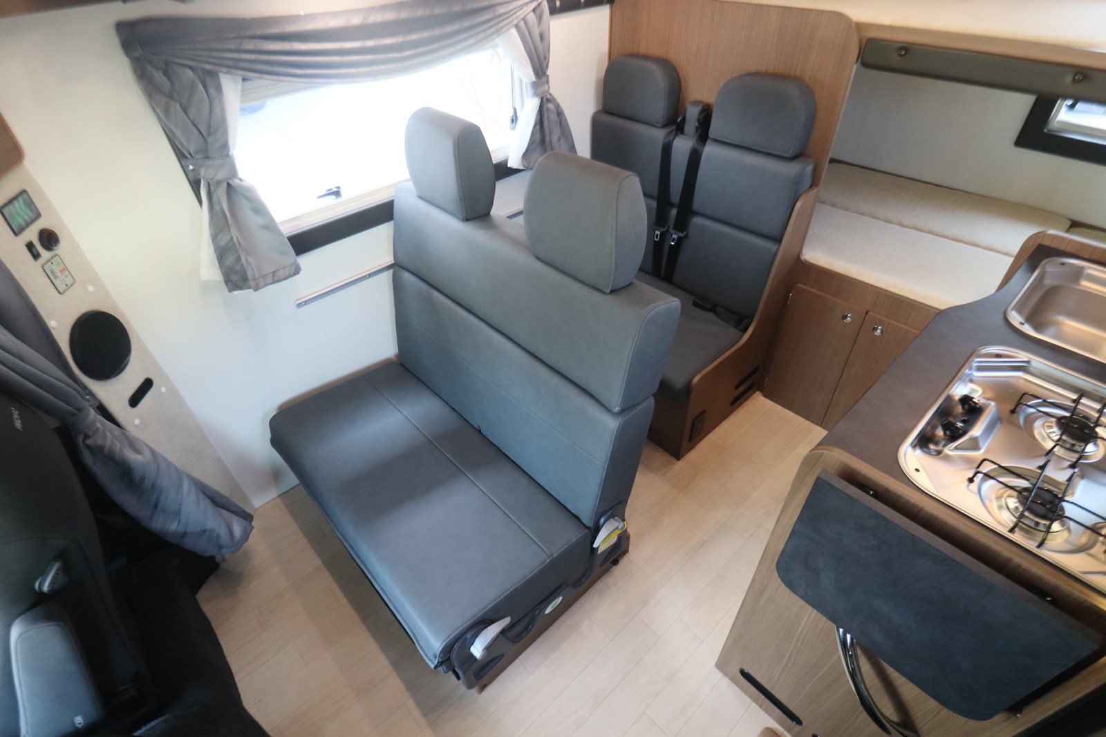 キャンピングカー キャブコン ﾊｲｴｰｽ RVﾄﾗｽﾄ TR500ﾆｭｰﾄﾗｲｽﾞ 4WD