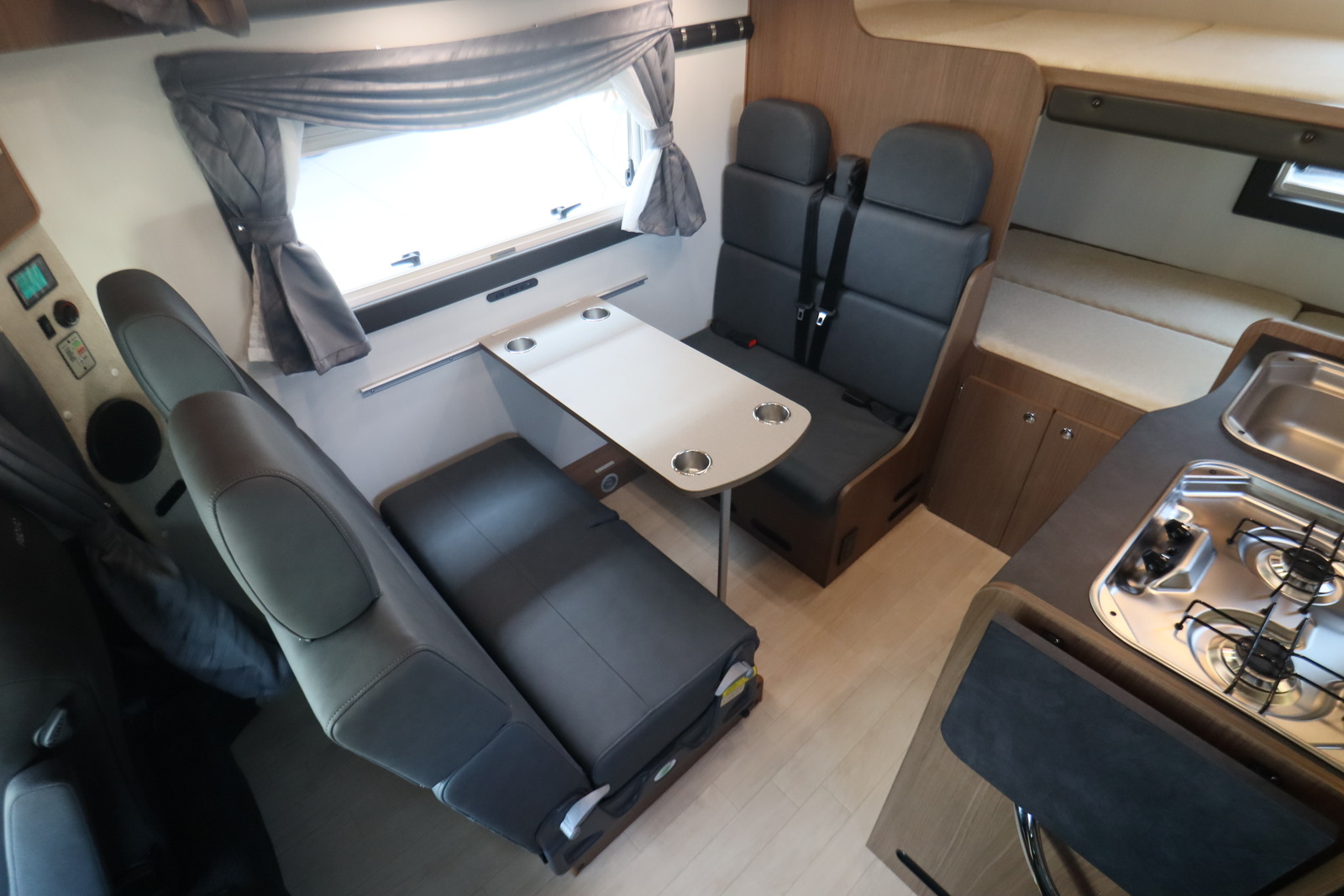 キャンピングカー キャブコン ﾊｲｴｰｽ RVﾄﾗｽﾄ TR500ﾆｭｰﾄﾗｲｽﾞ 4WD