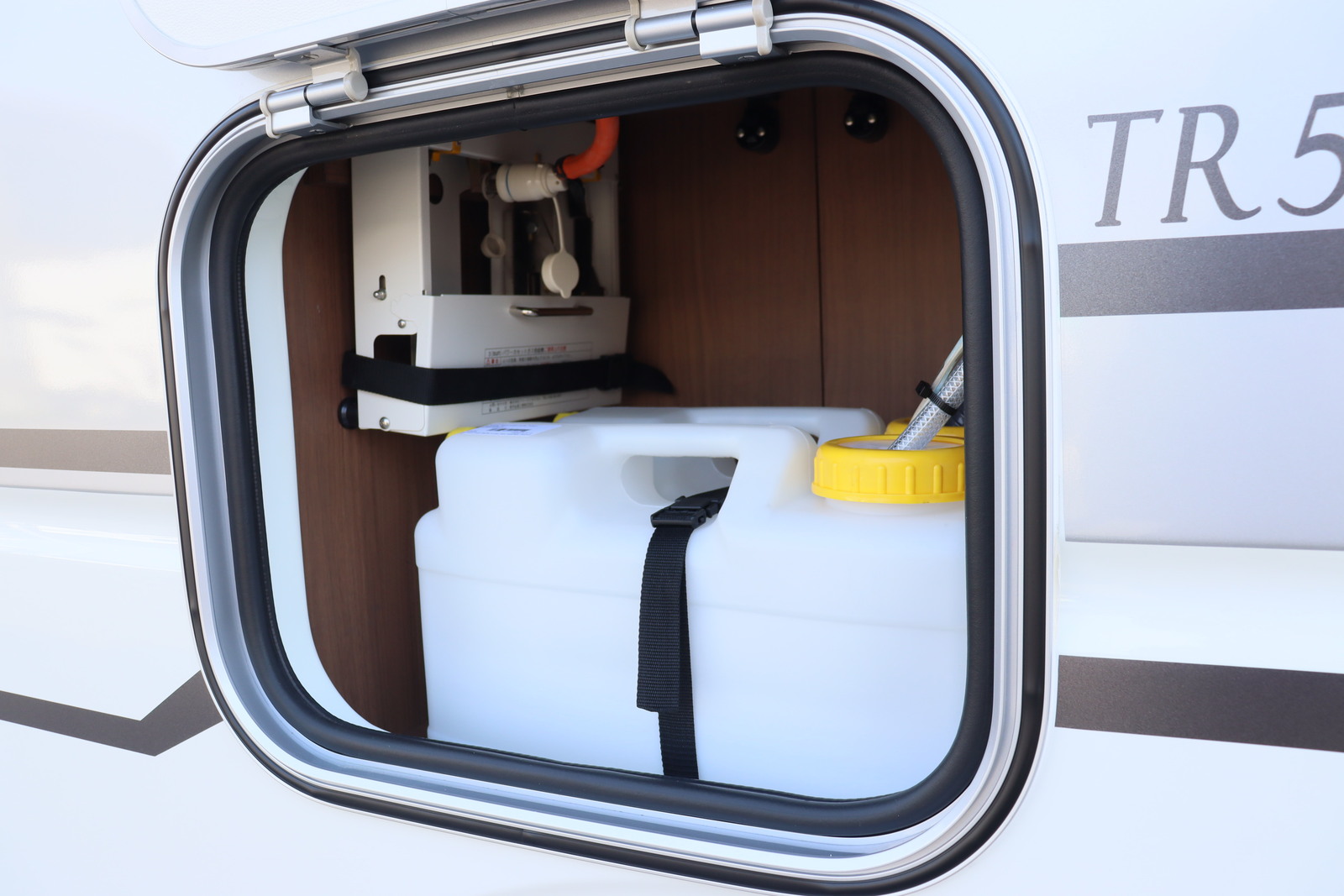 キャンピングカー キャブコン ﾊｲｴｰｽ RVﾄﾗｽﾄ TR500ﾆｭｰﾄﾗｲｽﾞ 4WD