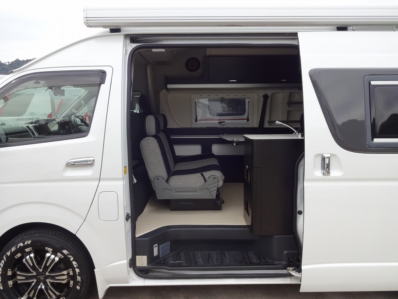 キャンピングカー バンコン ﾊｲｴｰｽ ﾄｲﾌｧｸﾄﾘｰ ﾊﾞｰﾃﾞﾝｸﾞﾗﾝﾃﾞ