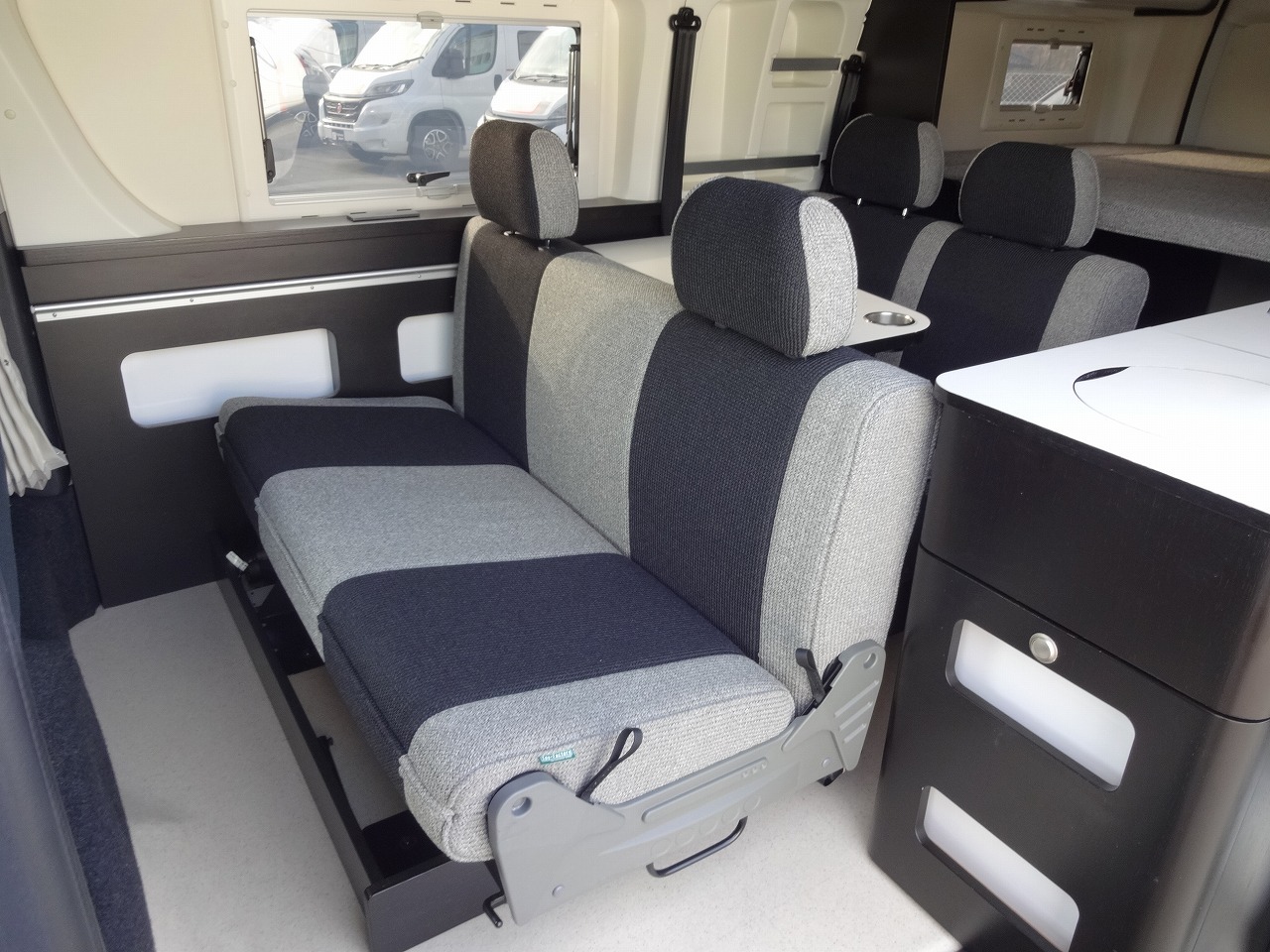 キャンピングカー バンコン ﾊｲｴｰｽ ﾄｲﾌｧｸﾄﾘｰ ﾊﾞｰﾃﾞﾝｸﾞﾗﾝﾃﾞ