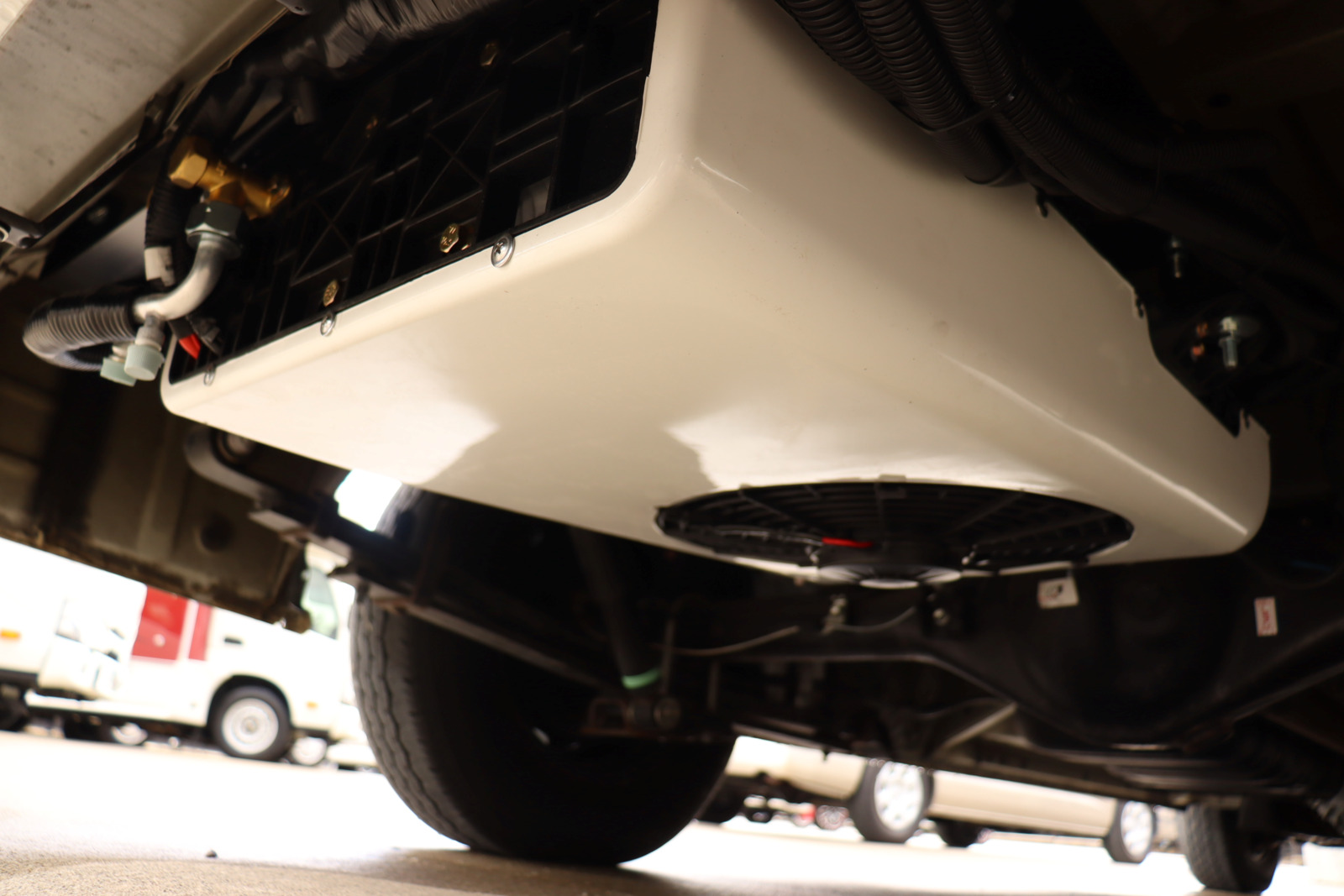 キャンピングカー バンコン ﾊｲｴｰｽ ﾃﾞﾙﾀﾘﾝｸ ﾀﾞｰｳｨﾝQ3 4WD