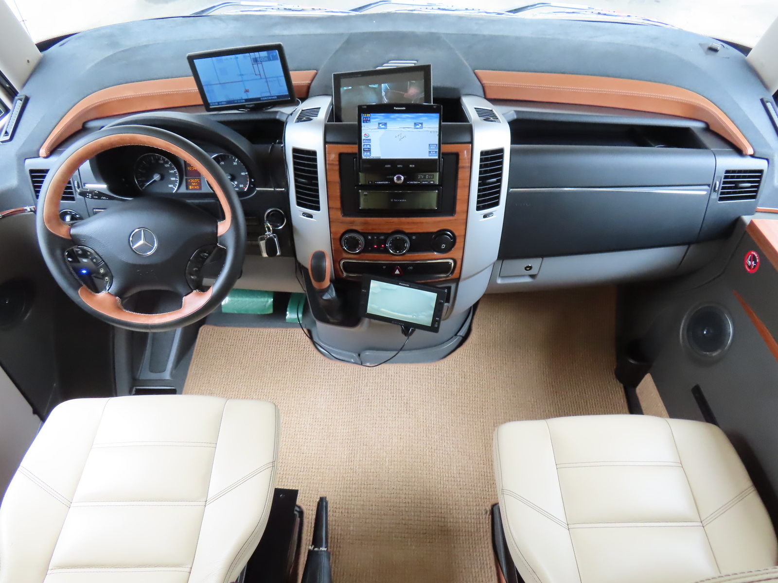 キャンピングカー バスコン ﾍﾞﾝﾂ ﾊｲﾏｰ B660SL　左ﾊﾝﾄﾞﾙ
