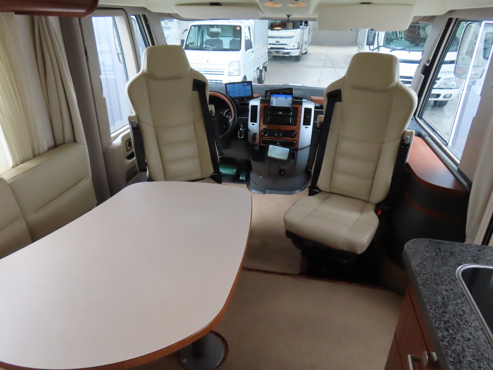 キャンピングカー バスコン ﾍﾞﾝﾂ ﾊｲﾏｰ B660SL　左ﾊﾝﾄﾞﾙ