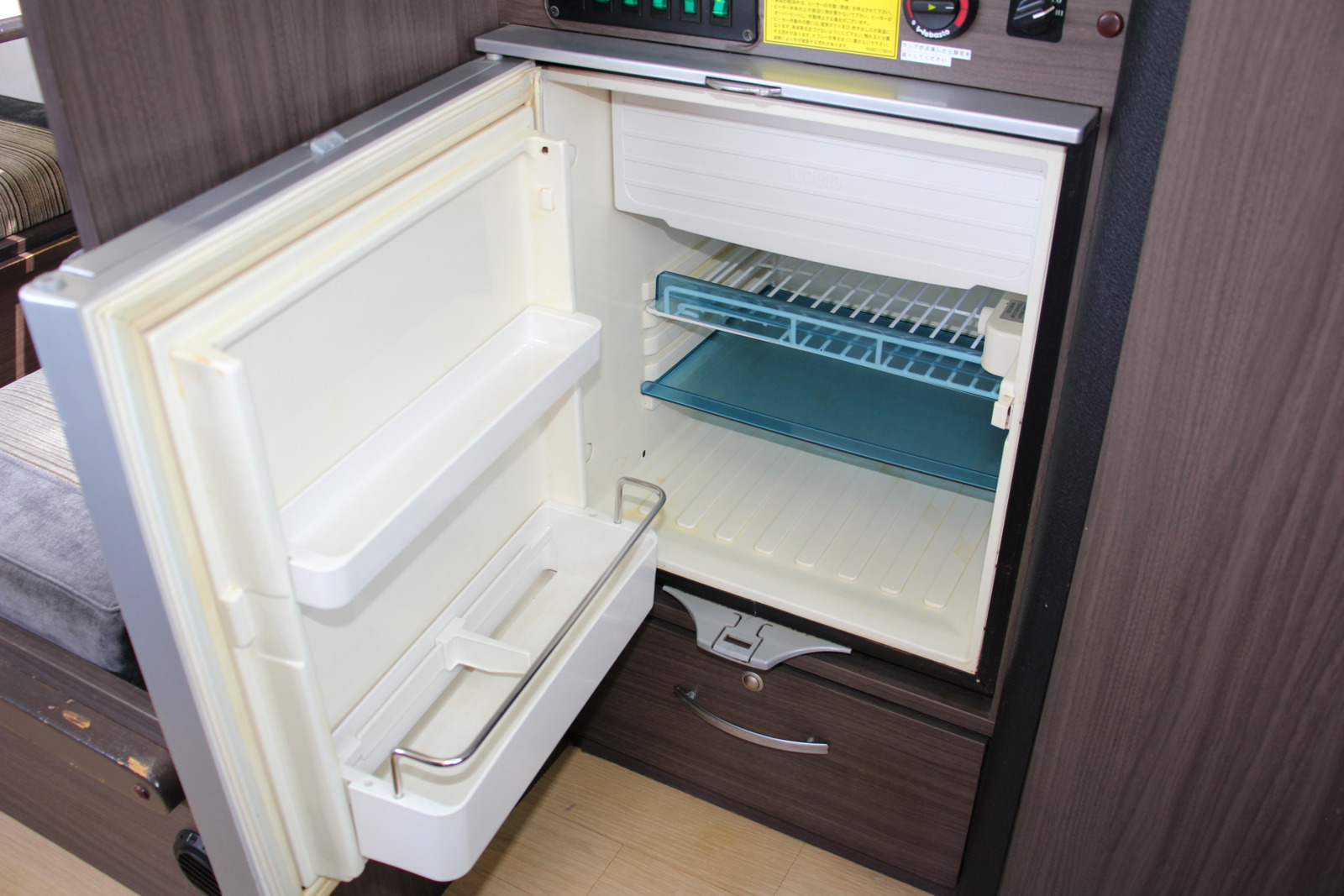キャンピングカー キャブコン ｶﾑﾛｰﾄﾞ 東和 ｳﾞｫｰﾝDC