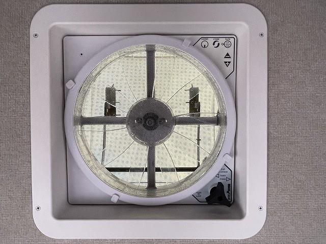 キャンピングカー キャブコン ｶﾑﾛｰﾄﾞ ﾅｯﾂRVｸﾚｱ5.3Wｴﾎﾞﾘｭｰｼｮﾝ