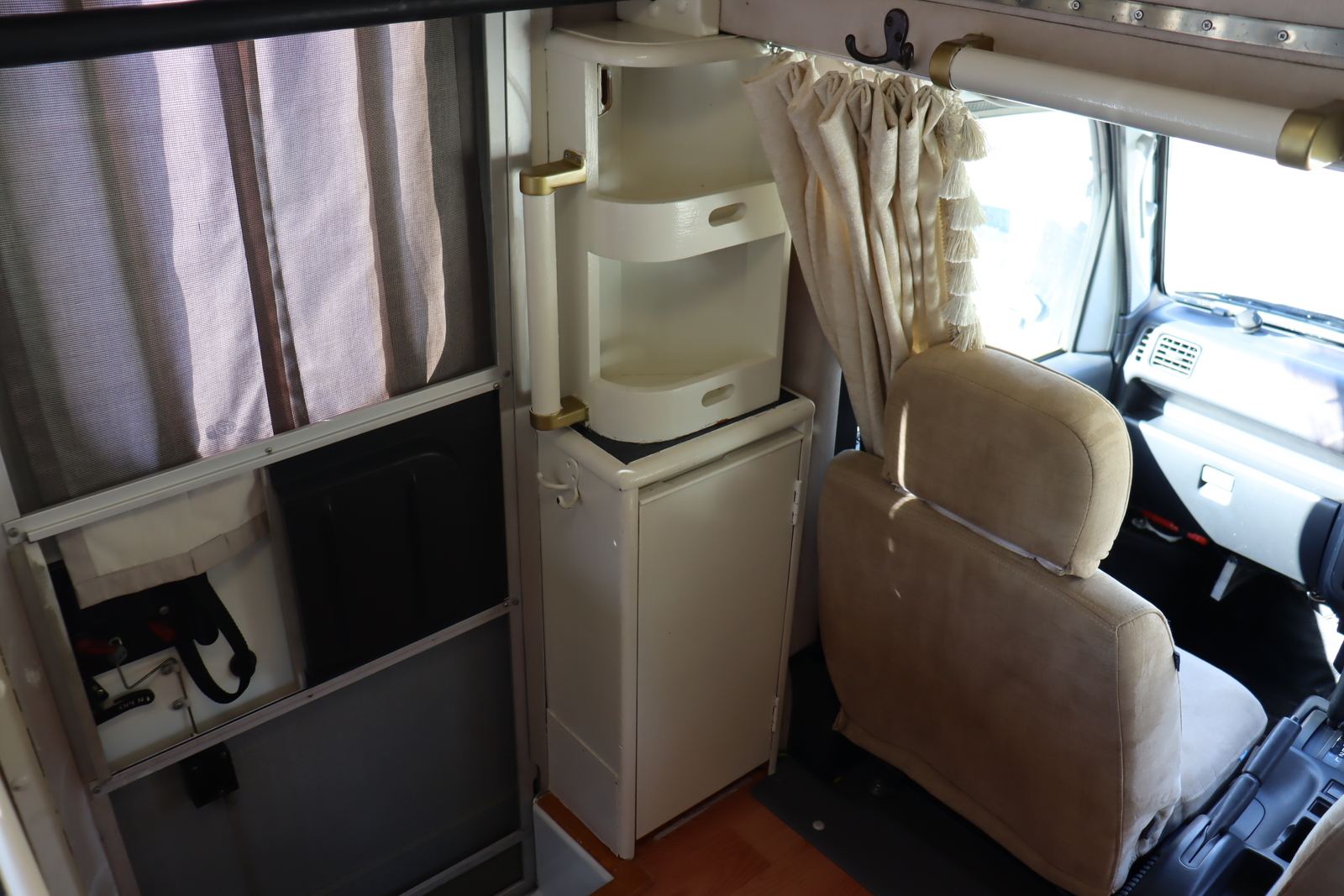 キャンピングカー 軽キャンパー ｷｬﾘｲ AZ-MAX ﾗｸｰﾝ FFﾋｰﾀｰ 4WD