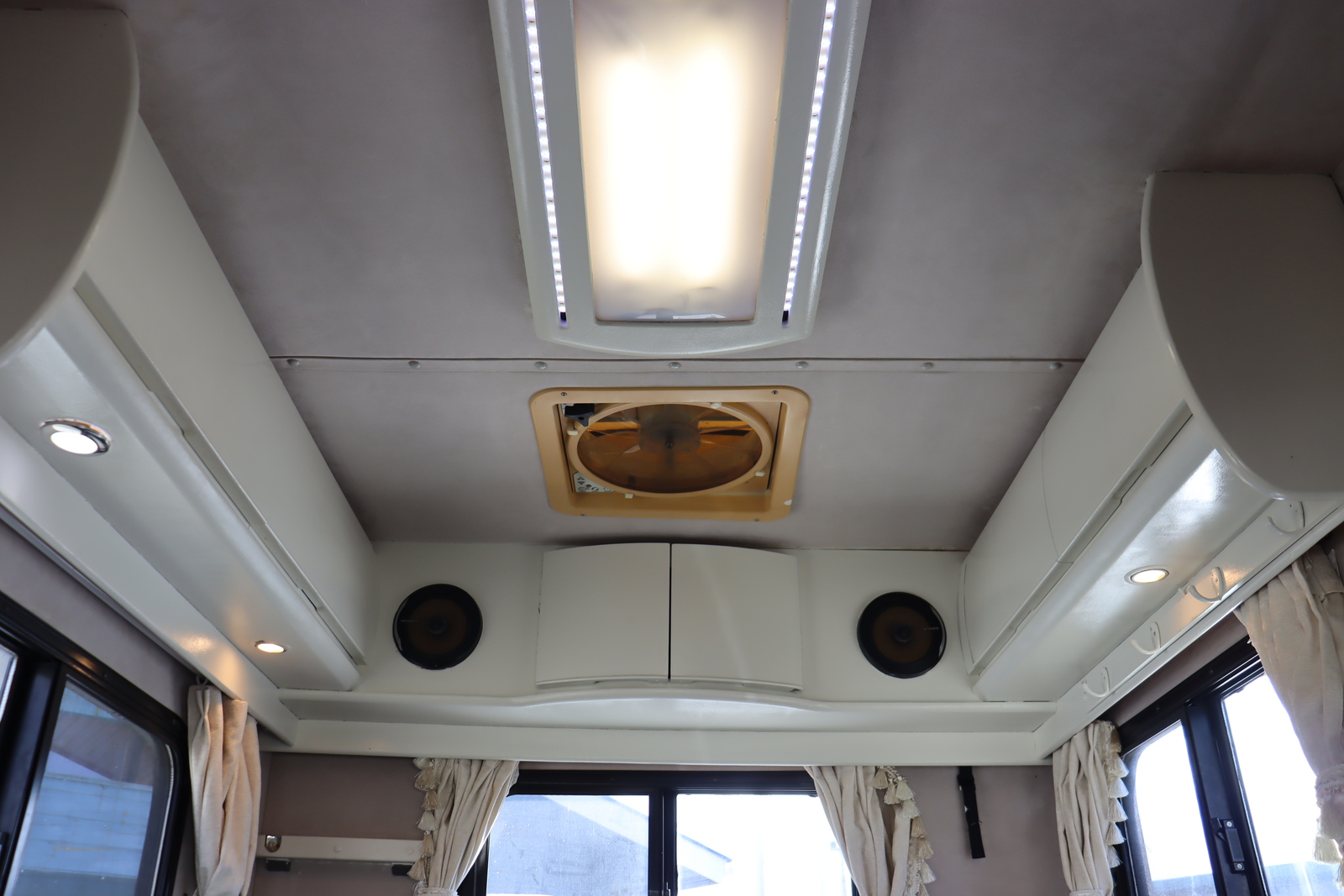 キャンピングカー 軽キャンパー ｷｬﾘｲ AZ-MAX ﾗｸｰﾝ FFﾋｰﾀｰ 4WD