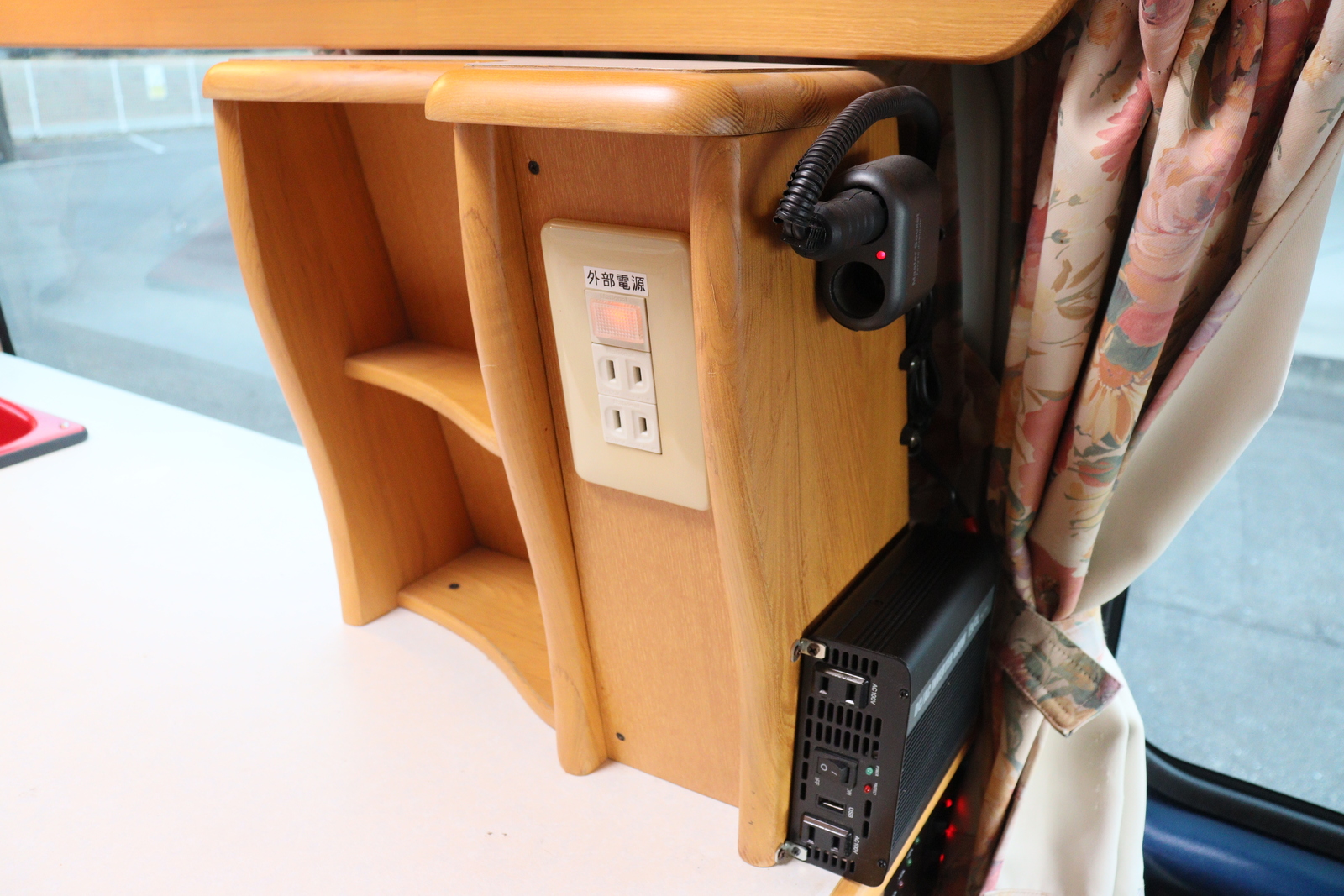 キャンピングカー バンコン ﾊｲｴｰｽ ﾅｯﾂRV ｷｬｯﾂ 架装ﾊｲﾙｰﾌ