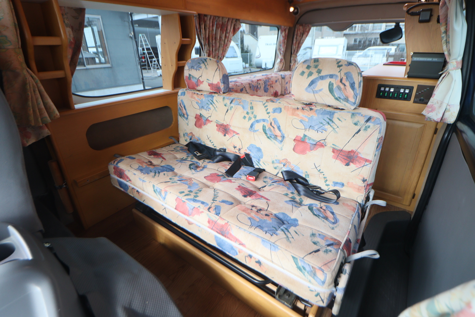 キャンピングカー バンコン ﾊｲｴｰｽ ﾅｯﾂRV ｷｬｯﾂ 架装ﾊｲﾙｰﾌ