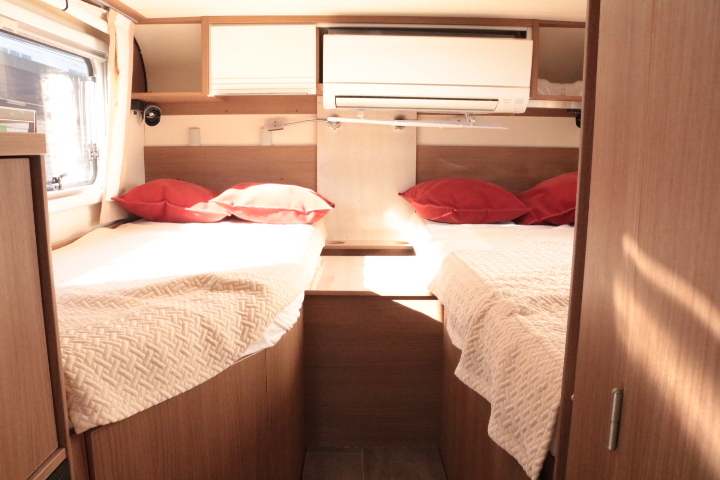 キャンピングカー バスコン ﾃﾞｭｶﾄ ﾊﾞｰｽﾄﾅｰ ｳﾞｨｾｵi690G　家庭用AC