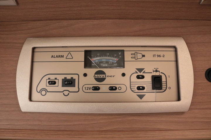 キャンピングカー バスコン ﾃﾞｭｶﾄ ﾊﾞｰｽﾄﾅｰ ｳﾞｨｾｵi690G　家庭用AC