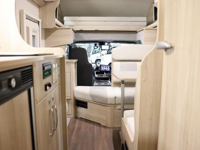 キャンピングカー キャブコン ｶﾑﾛｰﾄﾞ ﾅｯﾂRV ｸﾚｿﾝｼﾞｬｰﾆｰWｴﾎﾞﾗｲﾄ