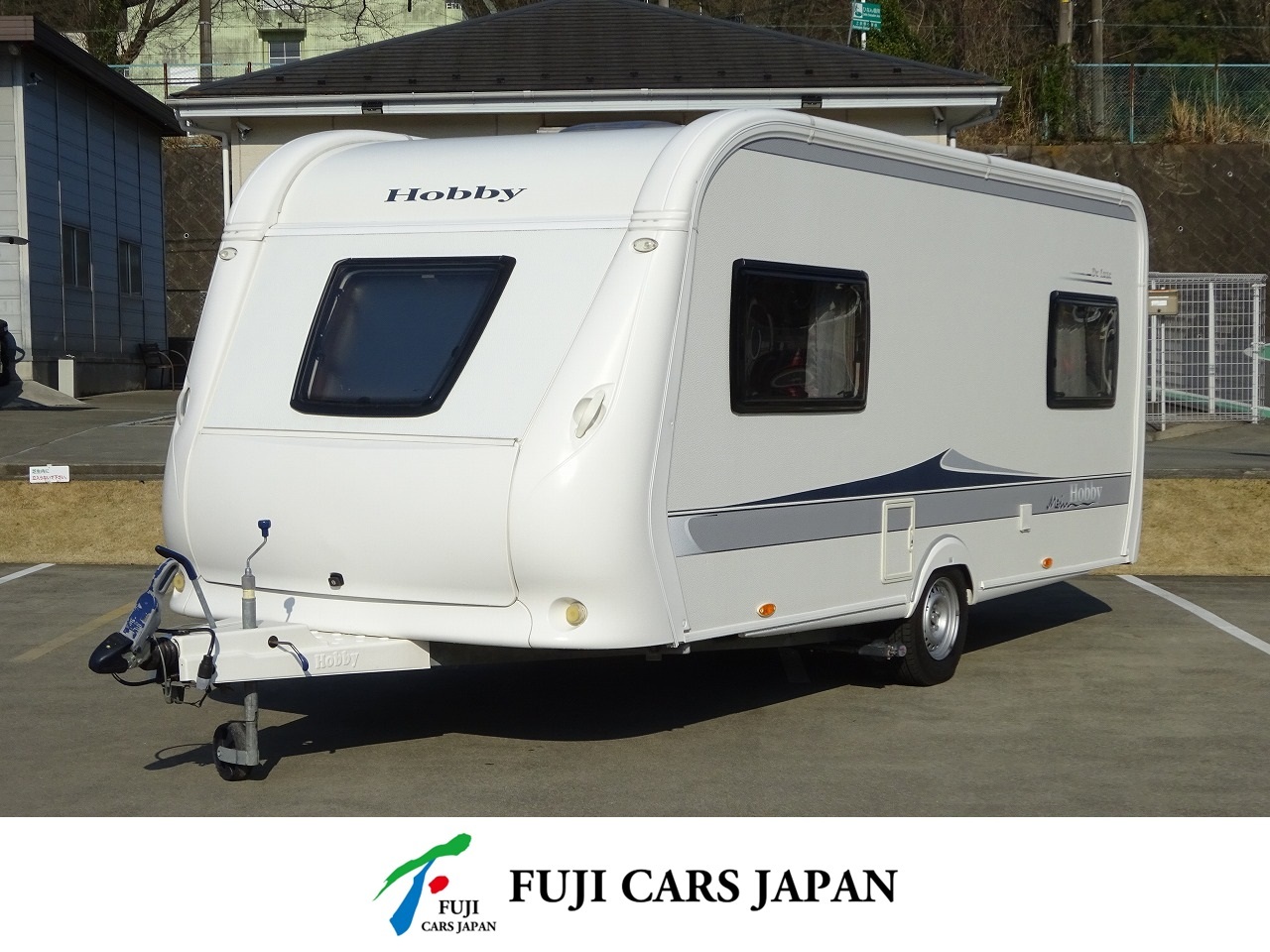 キャンピングカー トレーラー  ホビー495UL　家庭用エアコン　温水　ムーバー