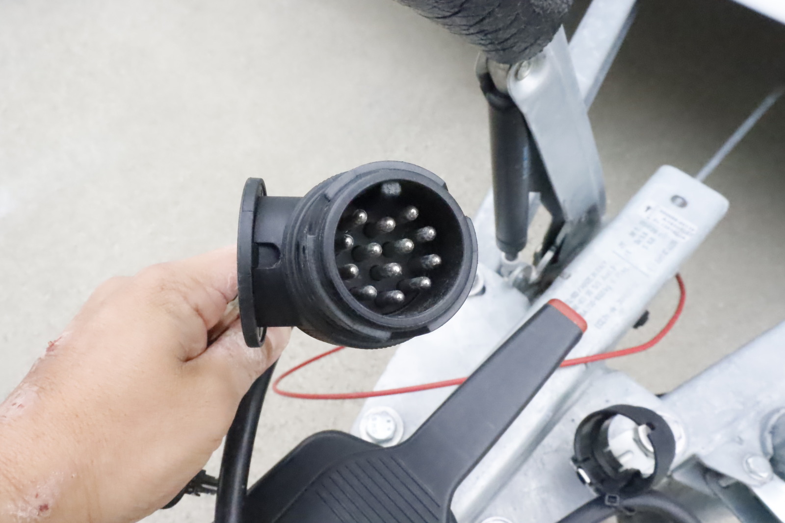 キャンピングカー トレーラー ｴｰｽｷｬﾗﾊﾞﾝ ｴｰｽ330DL 家庭用ｴｱｺﾝ