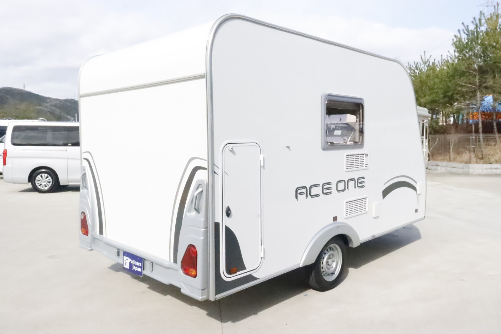 キャンピングカー トレーラー ｴｰｽｷｬﾗﾊﾞﾝ ｴｰｽ330DL 家庭用ｴｱｺﾝ