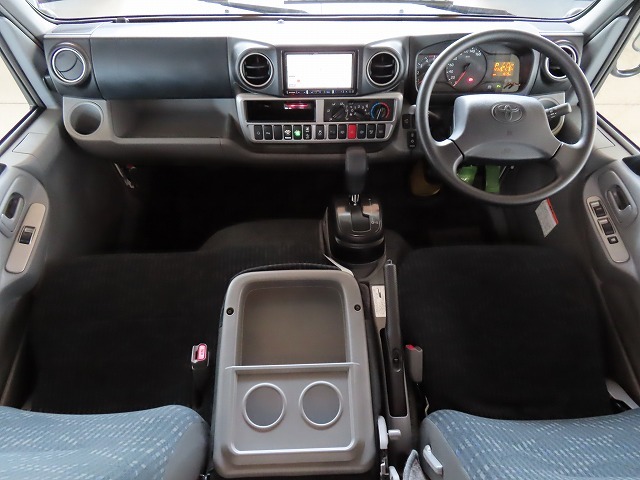 キャンピングカー キャブコン ｶﾑﾛｰﾄﾞ 東和ｳﾞｫｰﾝｴｸｽｸﾙｰｼﾌﾞR2B 4WD