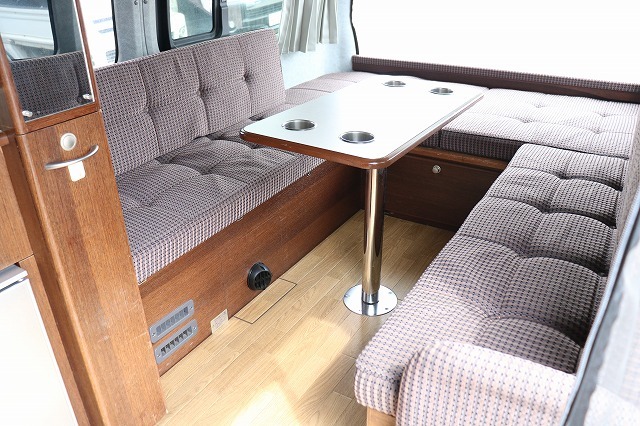キャンピングカー バンコン NV350ｷｬﾗﾊﾞﾝ ﾋﾞｰｸﾙ ﾃﾞｭｵ　4WD