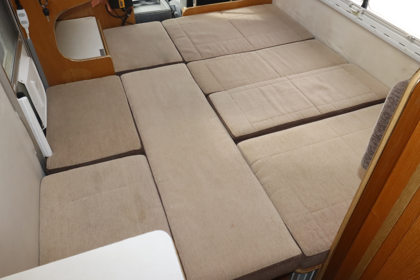 キャンピングカー キャブコン ﾎﾞﾝｺﾞ ﾛｰﾀｽRVﾏﾝﾎﾞｳｲﾌﾞ FFﾋｰﾀｰ4WD