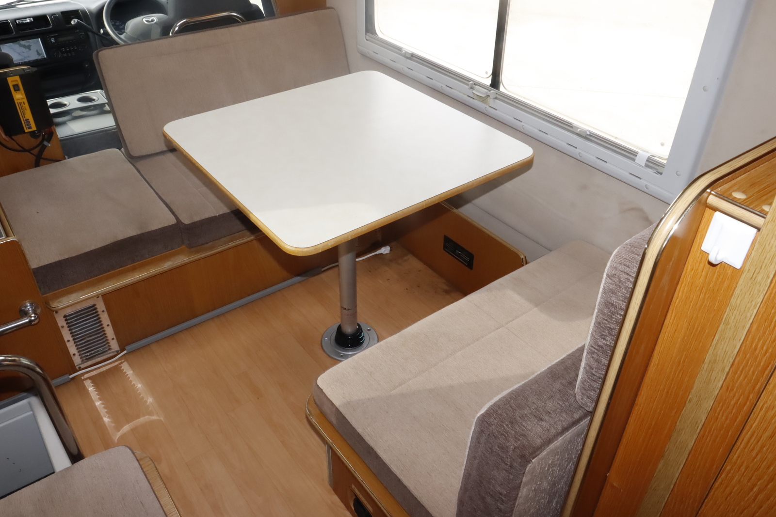 キャンピングカー キャブコン ﾎﾞﾝｺﾞ ﾛｰﾀｽRVﾏﾝﾎﾞｳｲﾌﾞ FFﾋｰﾀｰ4WD