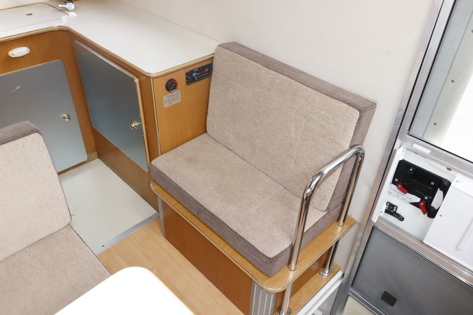 キャンピングカー キャブコン ﾎﾞﾝｺﾞ ﾛｰﾀｽRVﾏﾝﾎﾞｳｲﾌﾞ FFﾋｰﾀｰ4WD