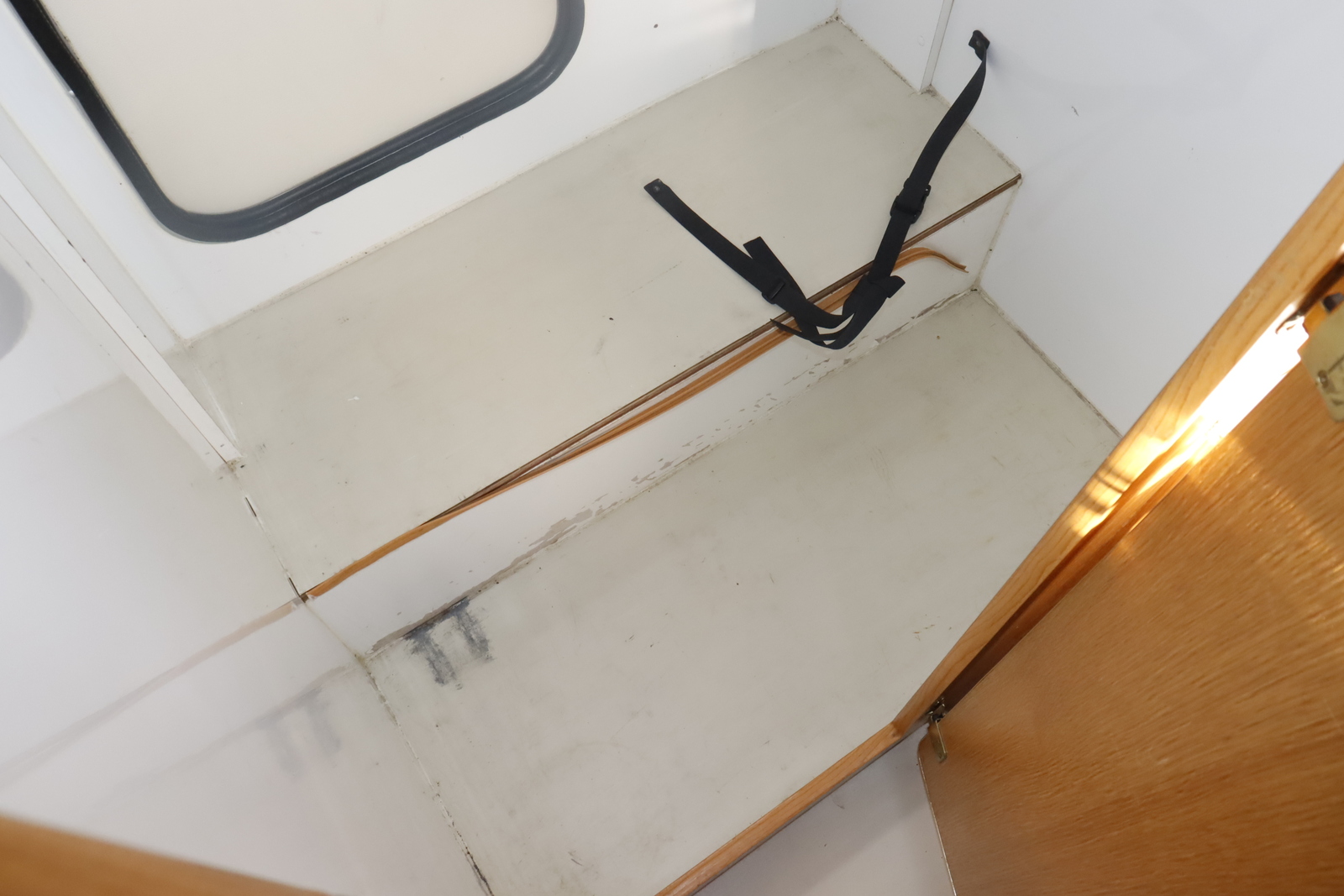 キャンピングカー キャブコン ﾎﾞﾝｺﾞ ﾛｰﾀｽRVﾏﾝﾎﾞｳｲﾌﾞ FFﾋｰﾀｰ4WD