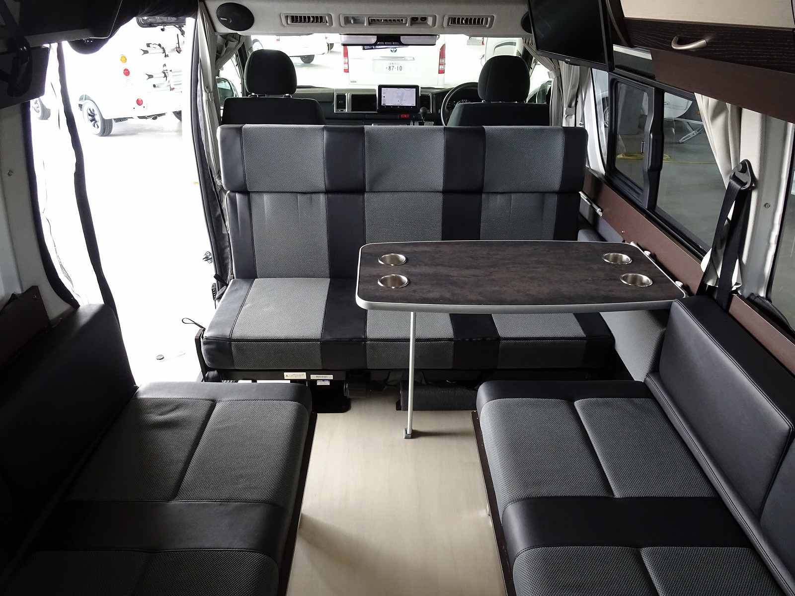 キャンピングカー バンコン ﾊｲｴｰｽ ﾚｸﾋﾞｨ ﾄｯﾌﾟｾｲﾙ 4WD
