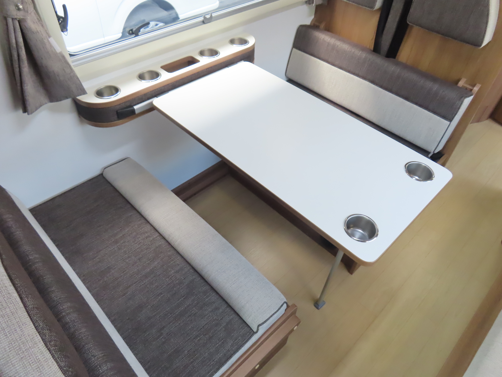 キャンピングカー キャブコン ｶﾑﾛｰﾄﾞ 東和 ｳﾞｫｰﾝDC ﾉｲﾝ