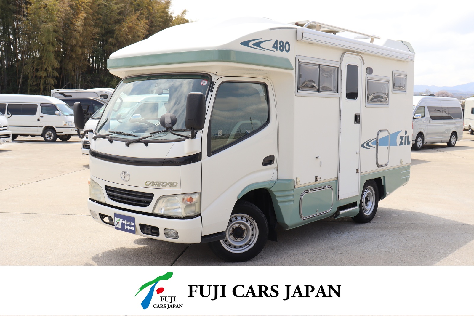 キャンピングカー キャブコン カムロード バンテック ジル480　ソーラーパネル
