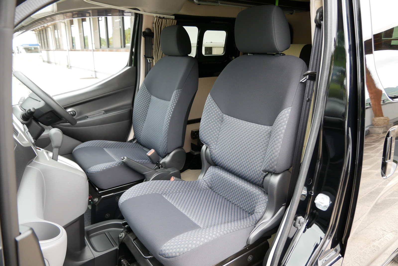キャンピングカー バンコン  NV200ﾊﾞﾈｯﾄ ﾎﾟｯﾌﾟｺﾝ ｷｬﾝﾊﾟｰR 