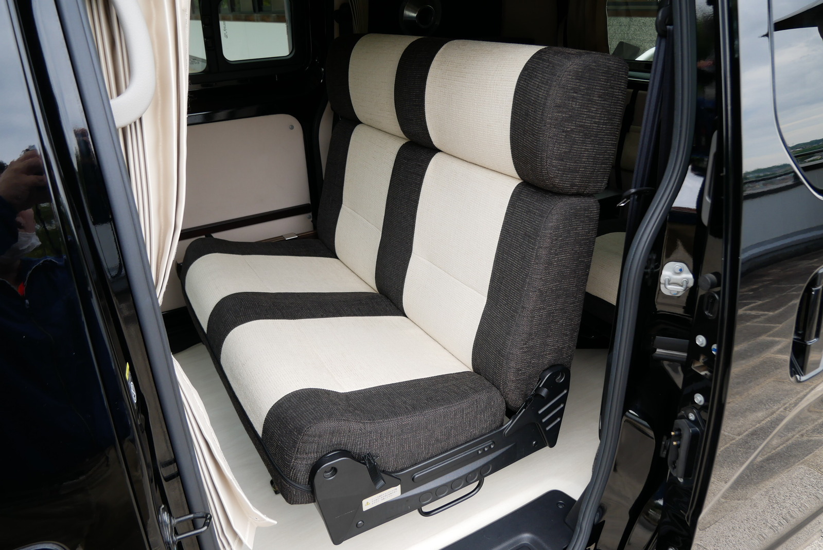 キャンピングカー バンコン  NV200ﾊﾞﾈｯﾄ ﾎﾟｯﾌﾟｺﾝ ｷｬﾝﾊﾟｰR 
