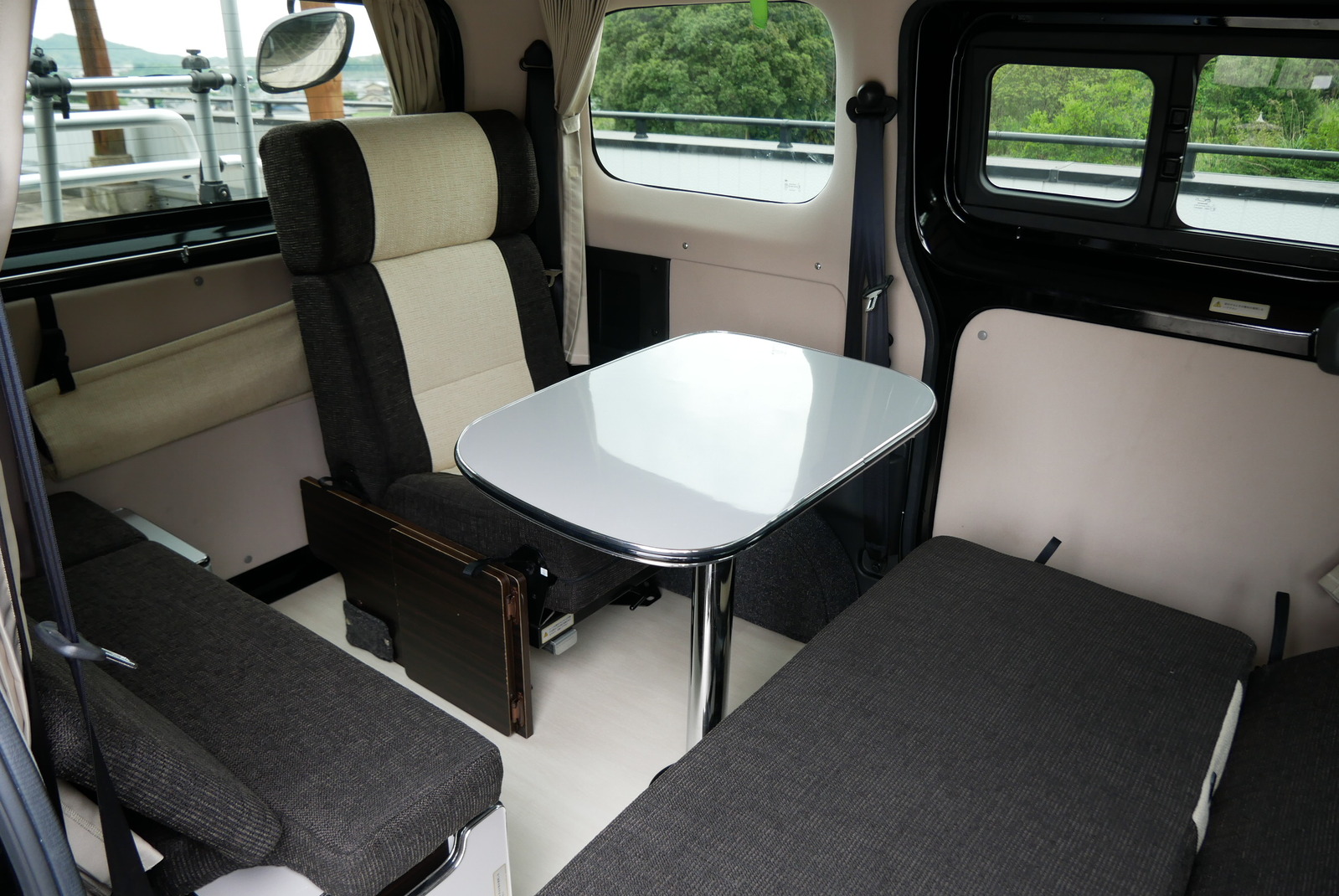 キャンピングカー バンコン  NV200ﾊﾞﾈｯﾄ ﾎﾟｯﾌﾟｺﾝ ｷｬﾝﾊﾟｰR 