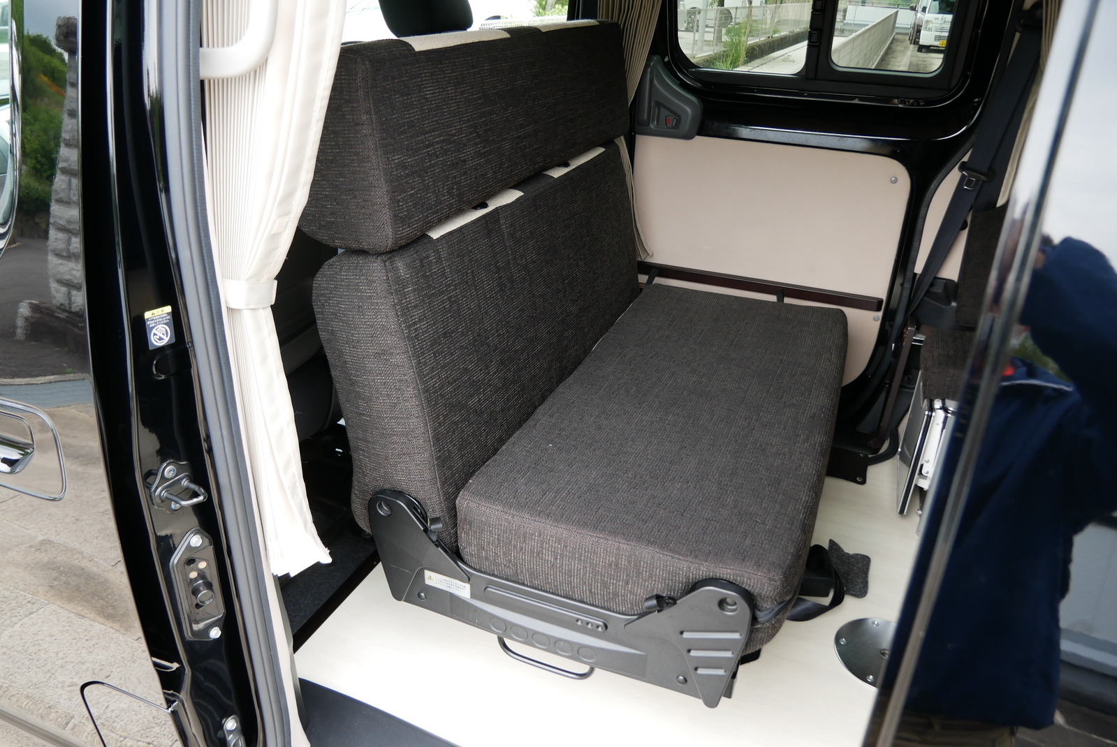 キャンピングカー バンコン  NV200ﾊﾞﾈｯﾄ ﾎﾟｯﾌﾟｺﾝ ｷｬﾝﾊﾟｰR 