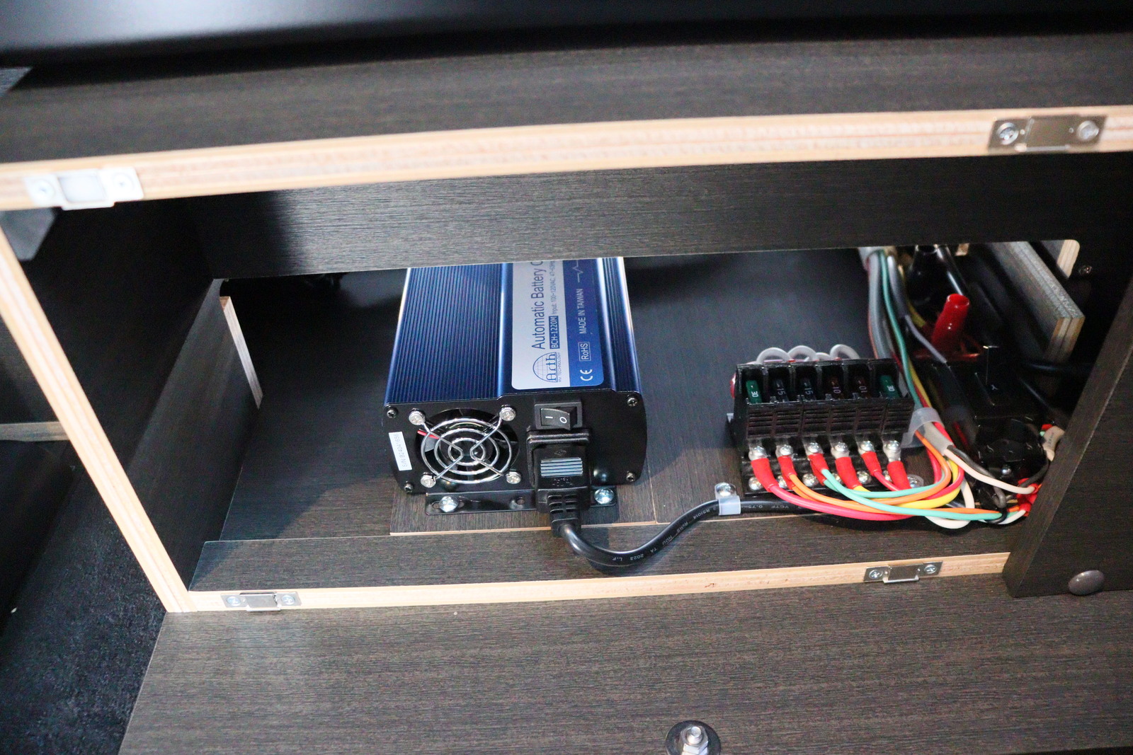 キャンピングカー バンコン ﾍﾞﾝﾂ ﾌｼﾞｶｰｽﾞｼﾞｬﾊﾟﾝ ｳﾞｧﾘｽ 新規架装