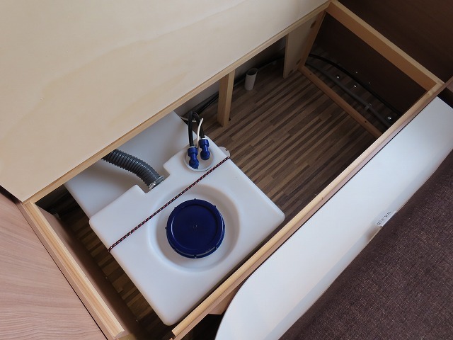キャンピングカー トレーラー ｱﾄﾞﾘｱ ｱﾋﾞﾊﾞ350L　牽引免許不要