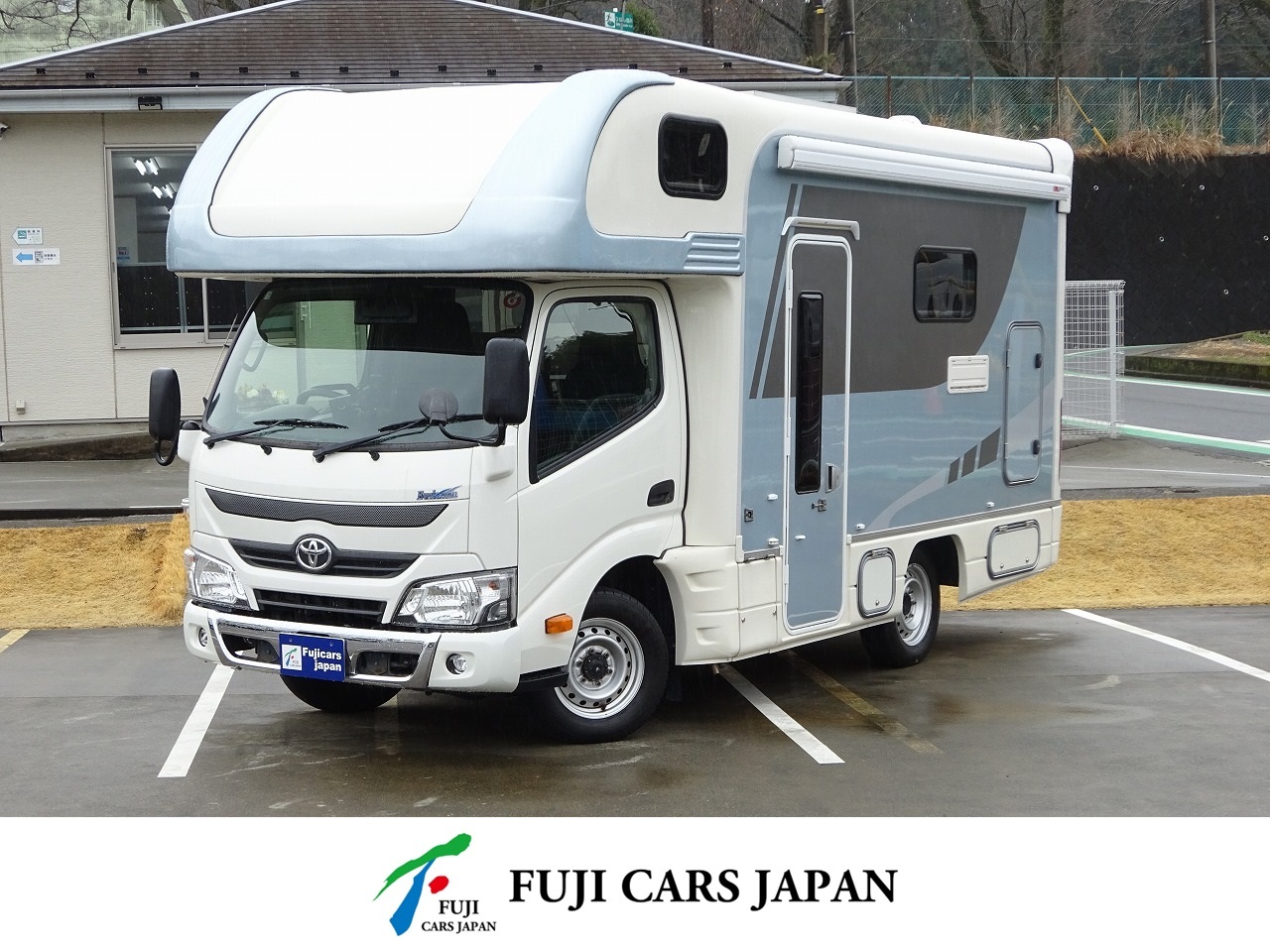 キャンピングカー キャブコン カムロード 東和 ヴォーン エクスクルーシブ家エアコン